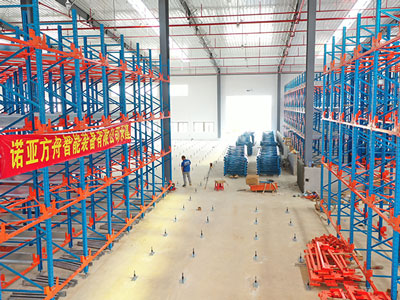 諾亞方舟解說(shuō)窄巷道貨架和雙深度貨架的區(qū)別 諾亞方舟解說(shuō)窄巷道貨架和雙深度貨架的區(qū)別